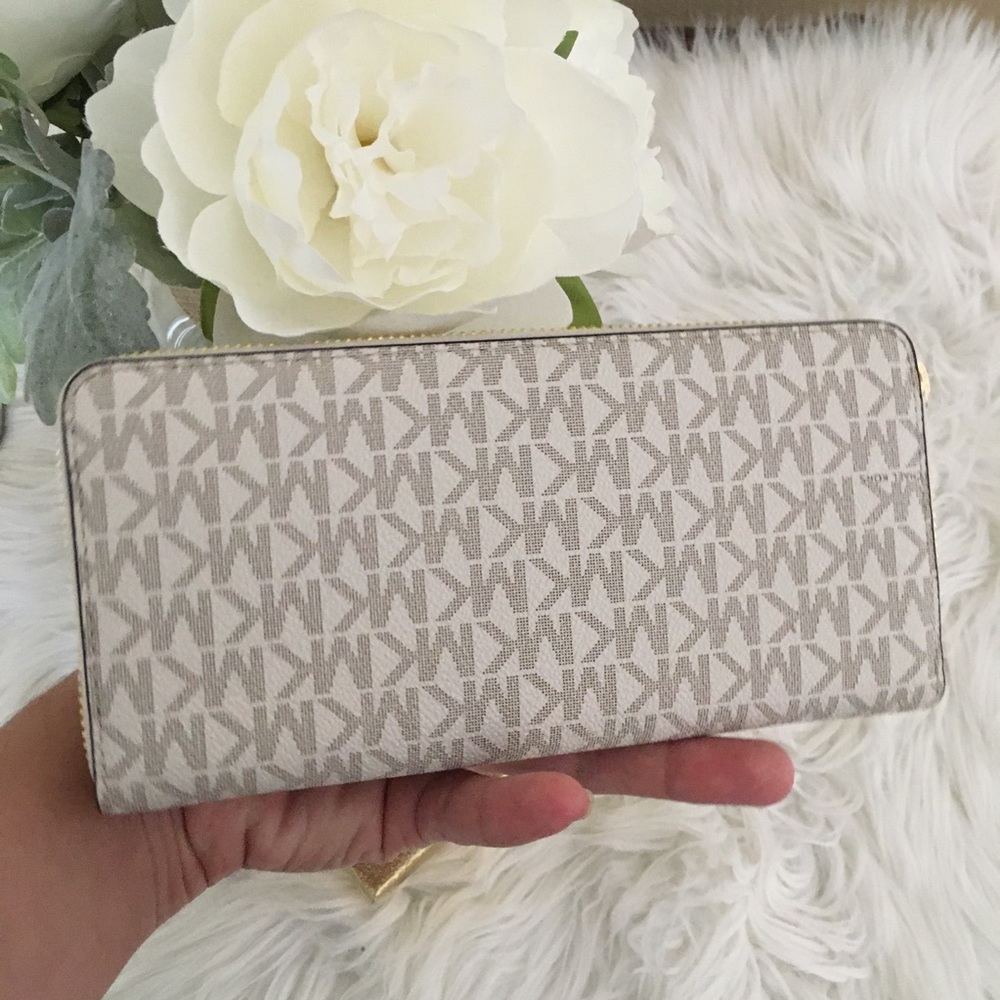 Michael Kors giftables large continental wallet - Picture 6 of 7
